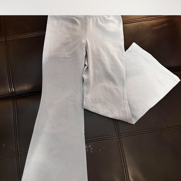 Old Navy Kids Set in Light Gray - Picture 5 of 5